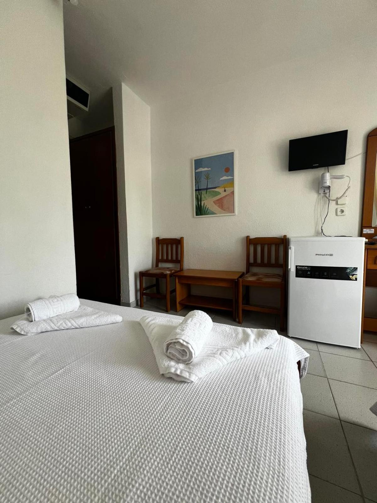 Hotel Proteas Ormos Prinou  Bilik gambar